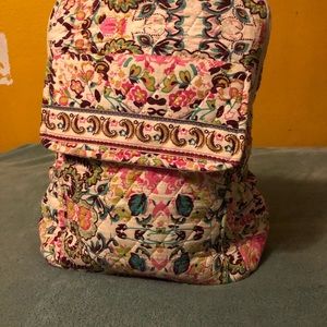 This a floral bag you. An use like a backpack